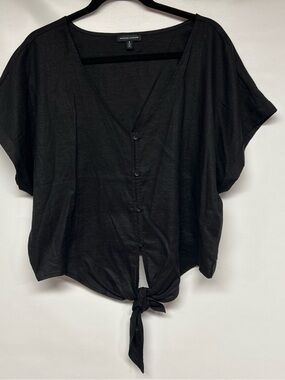 Universal Standard Black V-Neck Tie-Front Button Top